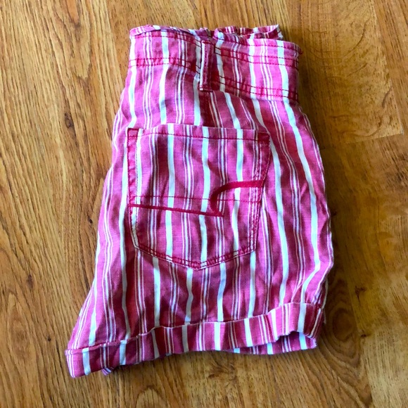 Paper bag shorts - Picture 2 of 2